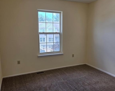 13 Farland Way - Photo Thumbnail 6