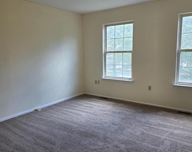 13 Farland Way - Photo Thumbnail 7
