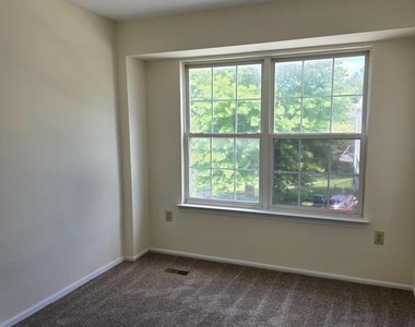 13 Farland Way - Photo Thumbnail 5