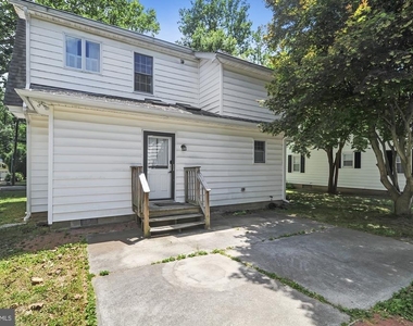 19 Elm Terrace - Photo Thumbnail 12