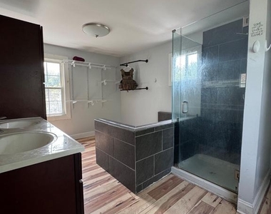 101 W Camden Wyoming Avenue - Photo Thumbnail 12
