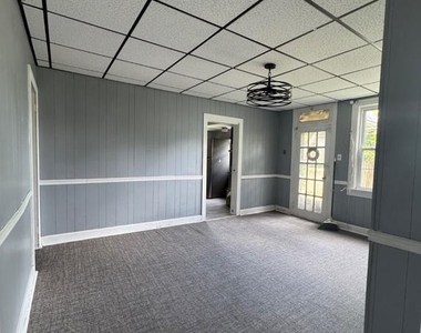 101 W Camden Wyoming Avenue - Photo Thumbnail 4