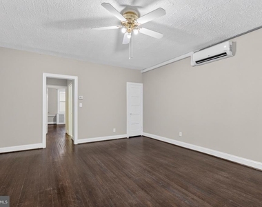 46 Quincy Place Ne - Photo Thumbnail 3