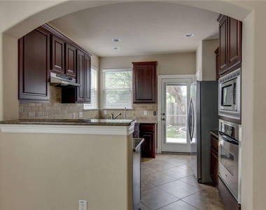 15400 Interlachen Dr - Photo Thumbnail 8