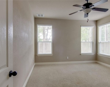 15400 Interlachen Dr - Photo Thumbnail 14
