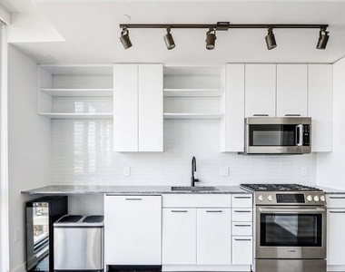 70 N Street Se - Photo Thumbnail 4