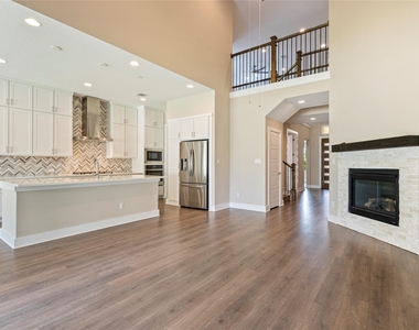 328 Berkeley Pl - Photo Thumbnail 2