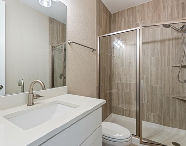 328 Berkeley Pl - Photo Thumbnail 6