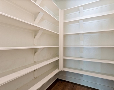 328 Berkeley Pl - Photo Thumbnail 13