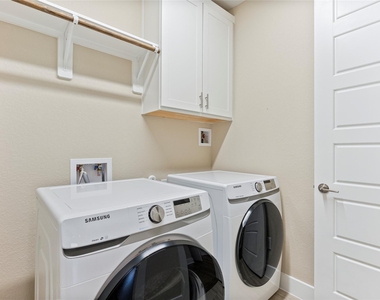 328 Berkeley Pl - Photo Thumbnail 14