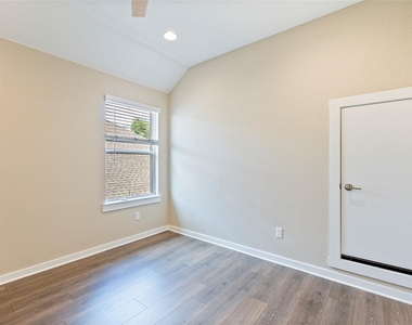 328 Berkeley Pl - Photo Thumbnail 22