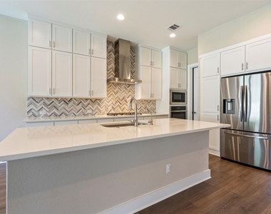 328 Berkeley Pl - Photo Thumbnail 10