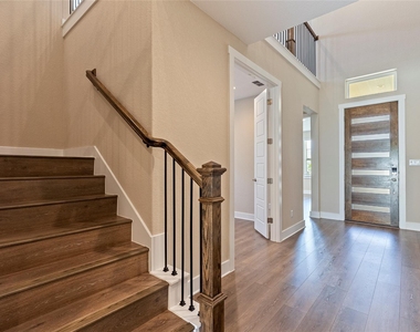 328 Berkeley Pl - Photo Thumbnail 3