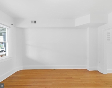 440 Nw Delafield Place Nw - Photo Thumbnail 6