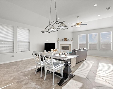 2921 Diego Dr - Photo Thumbnail 13
