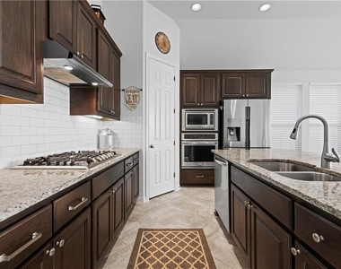 2921 Diego Dr - Photo Thumbnail 7