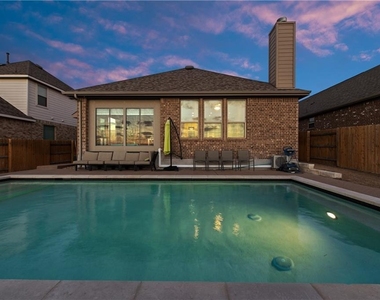 2921 Diego Dr - Photo Thumbnail 8