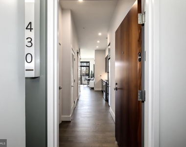 525 Water Street Sw - Photo Thumbnail 2