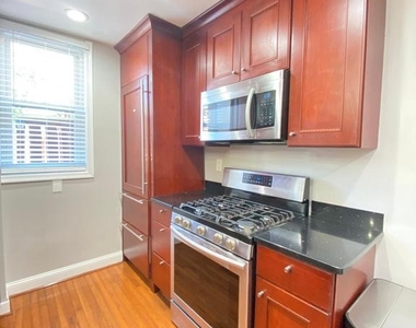 615 Lamont Street Nw - Photo Thumbnail 3