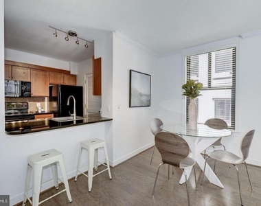 631 D Street Nw - Photo Thumbnail 3