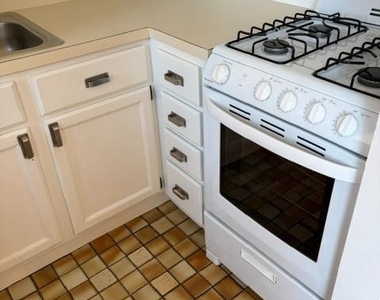 1727 Massachusetts Avenue Nw - Photo Thumbnail 4