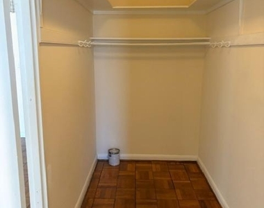 1727 Massachusetts Avenue Nw - Photo Thumbnail 8