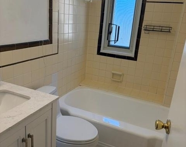 1727 Massachusetts Avenue Nw - Photo Thumbnail 10