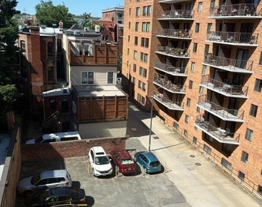 1727 Massachusetts Avenue Nw - Photo Thumbnail 3