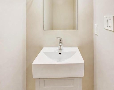 1444 Harvard Street Nw - Photo Thumbnail 14