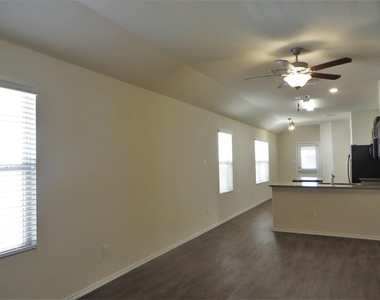 400 Major Lee Ln - Photo Thumbnail 13