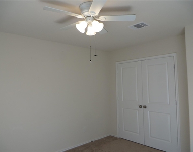 400 Major Lee Ln - Photo Thumbnail 7