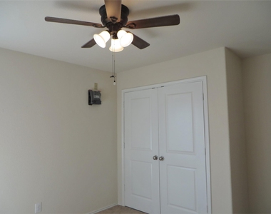400 Major Lee Ln - Photo Thumbnail 10