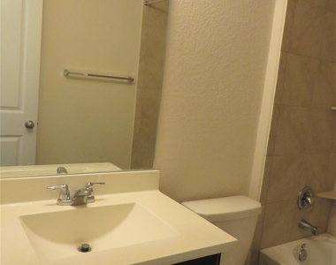 400 Major Lee Ln - Photo Thumbnail 12