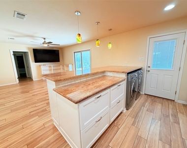 5014 Evans Ave - Photo Thumbnail 11
