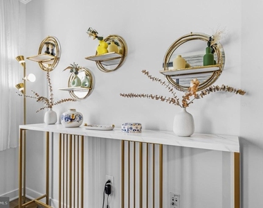 631 D Street Nw - Photo Thumbnail 4