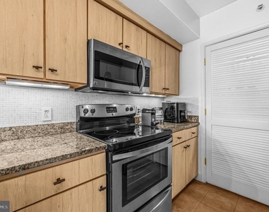 631 D Street Nw - Photo Thumbnail 12