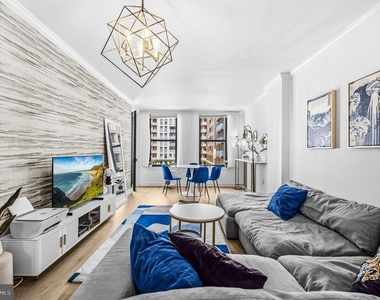 631 D Street Nw - Photo Thumbnail 7