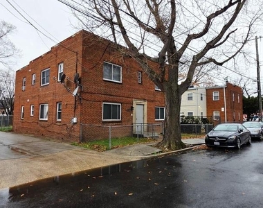 3207 11th Pl Se - Photo Thumbnail 3