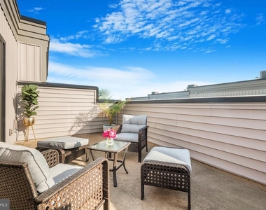 317 Riggs Park Place Ne - Photo Thumbnail 33