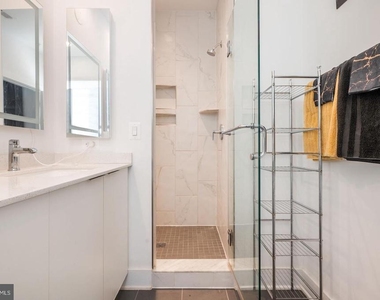 317 Riggs Park Place Ne - Photo Thumbnail 20