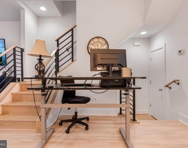 317 Riggs Park Place Ne - Photo Thumbnail 14