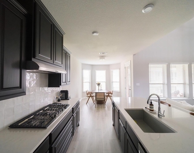 290 Left Fork Dr - Photo Thumbnail 3