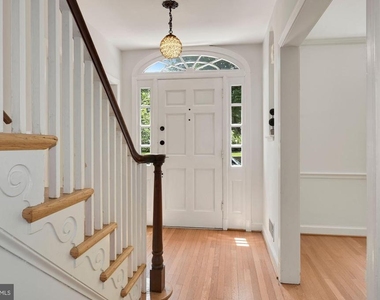 4505 Alton Place Nw - Photo Thumbnail 3
