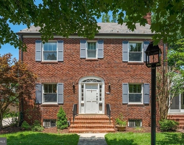 4505 Alton Place Nw - Photo Thumbnail 2