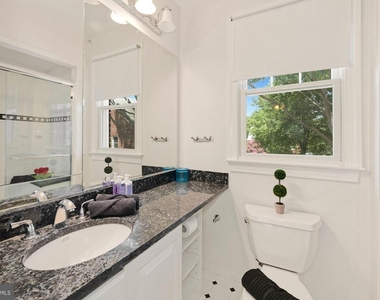 4505 Alton Place Nw - Photo Thumbnail 21
