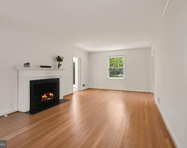 4505 Alton Place Nw - Photo Thumbnail 12