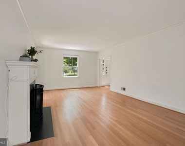 4505 Alton Place Nw - Photo Thumbnail 13