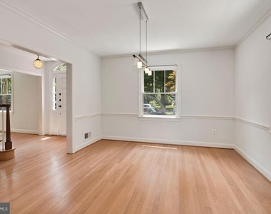 4505 Alton Place Nw - Photo Thumbnail 4