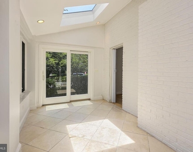 4505 Alton Place Nw - Photo Thumbnail 16