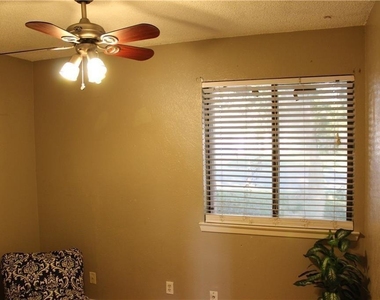 1702 Goodson Ln - Photo Thumbnail 15